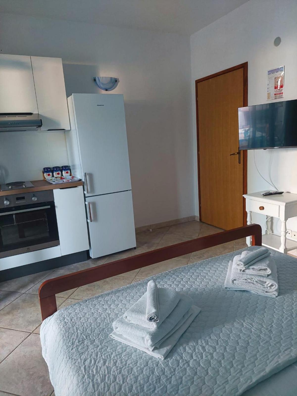 Olive Garden Apartments Poljica  Extérieur photo